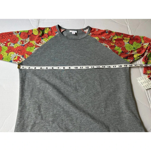 LulaRoe Randy T-Shirt Size Medium - Picture 5 of 6